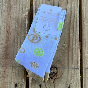 NWT Strand Palace Cotton Socks One Size Fits Most Women White Snowflakes